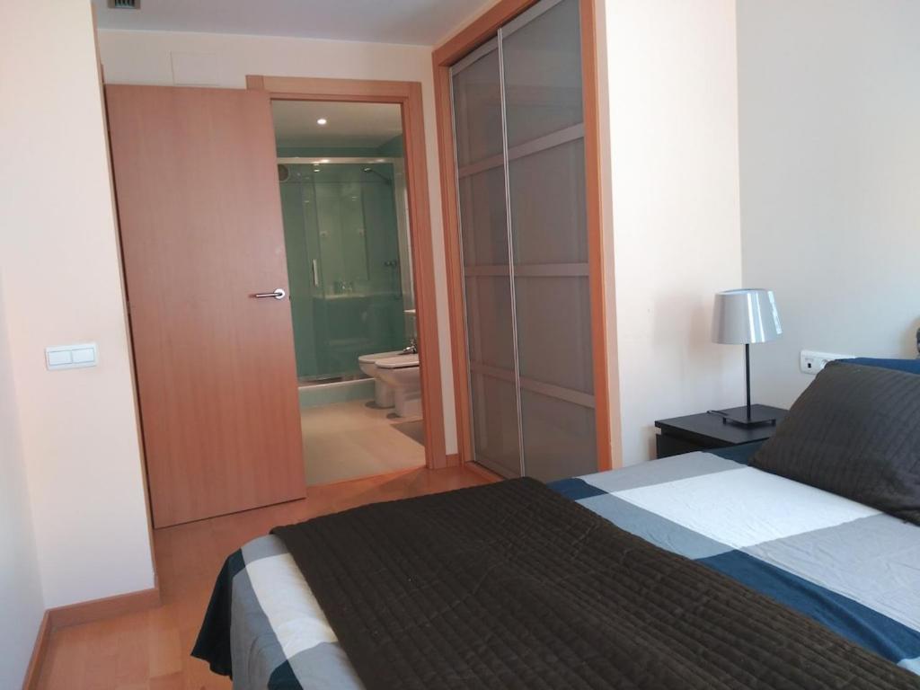 Luxury Flat, 3 Bedrooms, 2 Bathrooms And Swimming Pool Next To The Beach!!