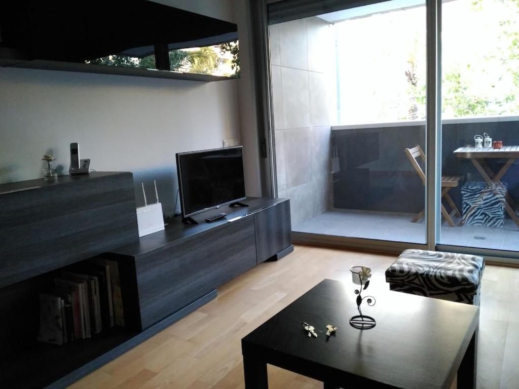 Luxury Flat, 3 Bedrooms, 2 Bathrooms And Swimming Pool Next To The Beach!!