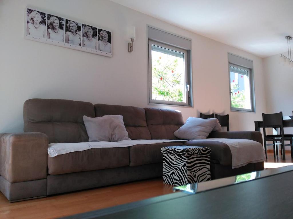 Luxury Flat, 3 Bedrooms, 2 Bathrooms And Swimming Pool Next To The Beach!! *